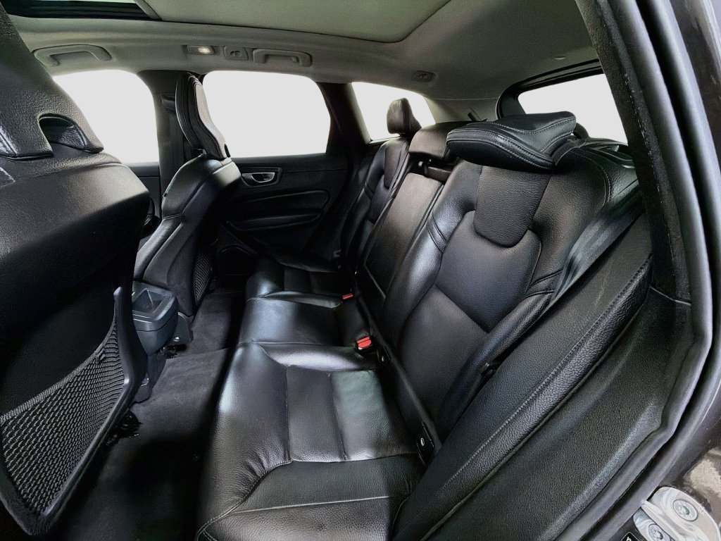 Used 2025 Volvo XC60 B5 Plus AWD/4WD image 26