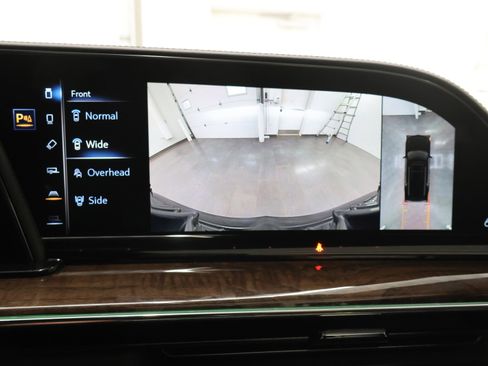 Used 2021 Cadillac Escalade Sport Platinum AWD/4WD image 18