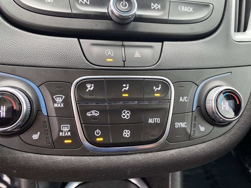 Used 2023 Chevrolet Malibu LT image 13