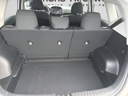 Used 2025 Kia Soul LX FWD image 10