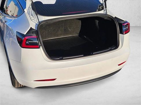 Used 2019 Tesla Model 3 Standard Range Plus image 7