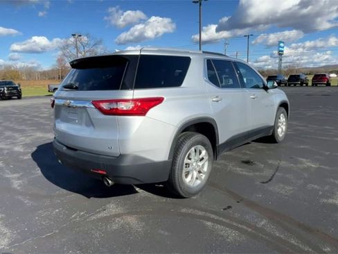 Used 2018 Chevrolet Traverse LT image 8