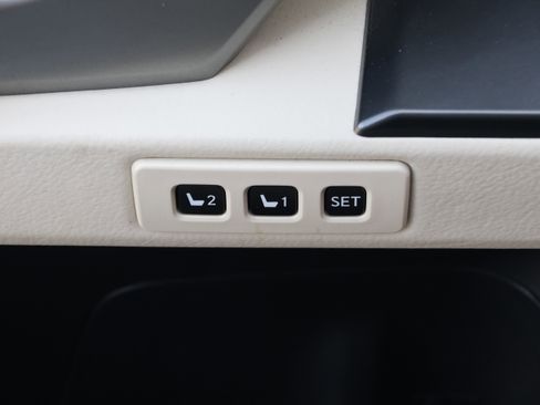 Used 2023 Lexus GX 460 Premium w/ Accessory Package AWD/4WD image 14