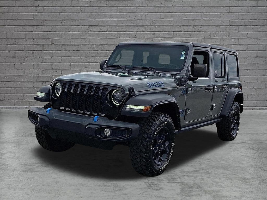 Used 2023 Jeep Wrangler Unlimited w/ Cold Weather Group AWD/4WD image 7