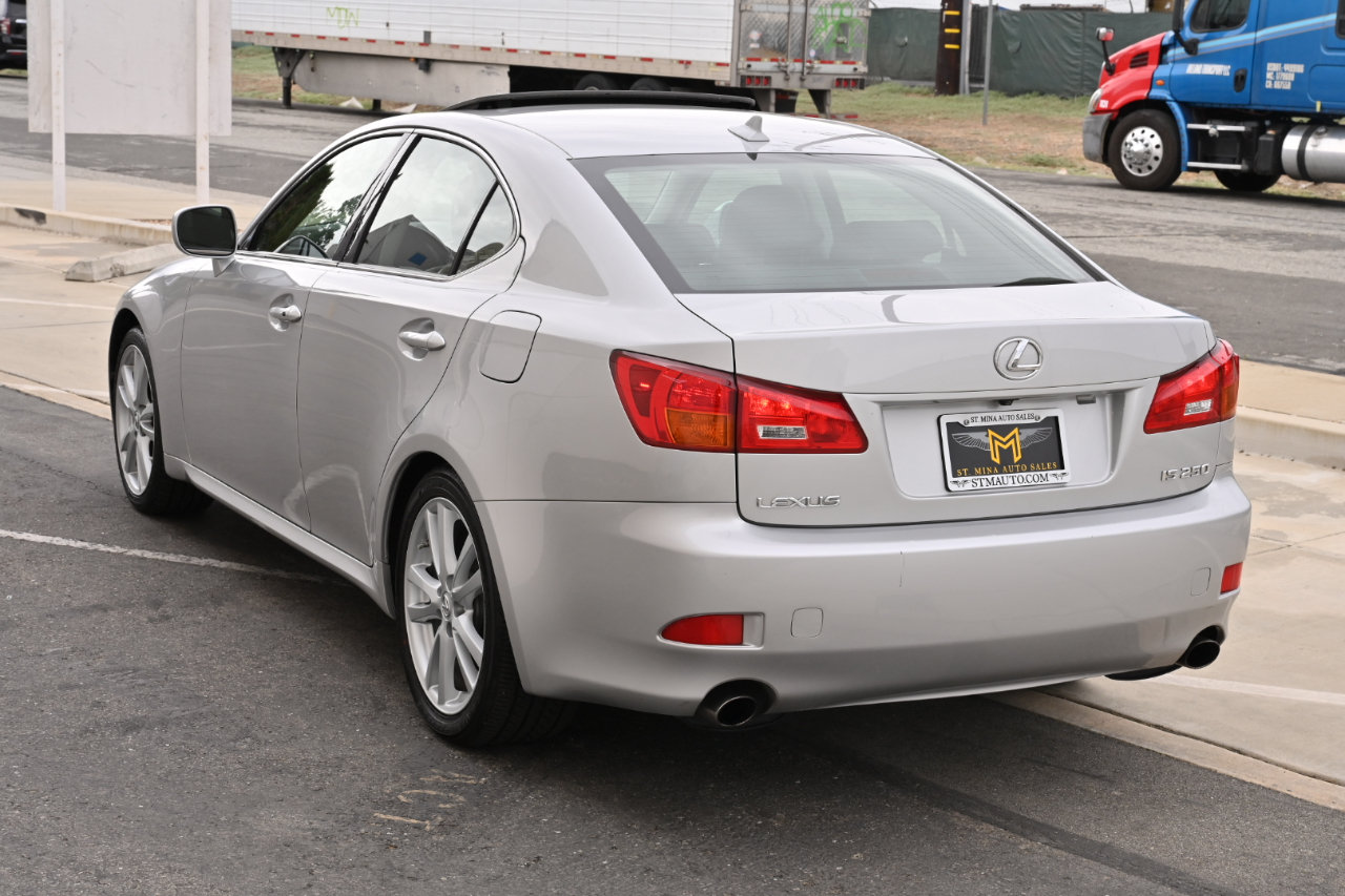 Used 2007 Lexus IS 250 w/ Premium Pkg RWD image 4