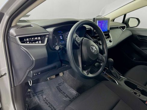 Used 2023 Toyota Corolla LE FWD image 9