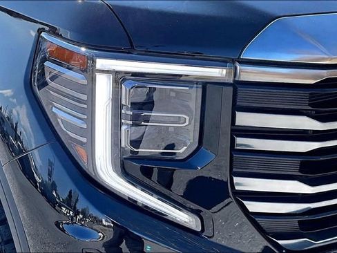 Certified 2023 GMC Sierra 1500 AT4 w/ Technology Package image 33