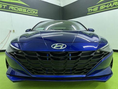 Used 2022 Hyundai Elantra SEL FWD image 3