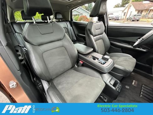 Used 2023 Nissan Ariya FWD image 42