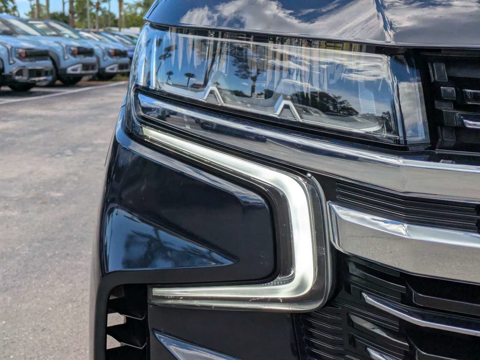 Used 2022 Chevrolet Tahoe LT w/ Luxury Package RWD image 8