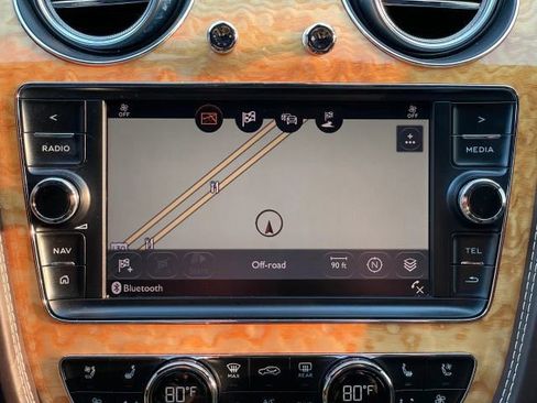 Used 2018 Bentley Bentayga Onyx Edition image 28