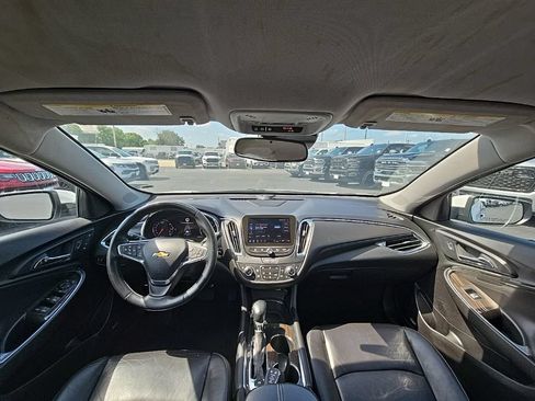 Used 2024 Chevrolet Malibu LT FWD image 2