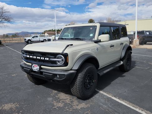 New 2026 Ford Bronco Outer Banks w/ Sasquatch Package image 2