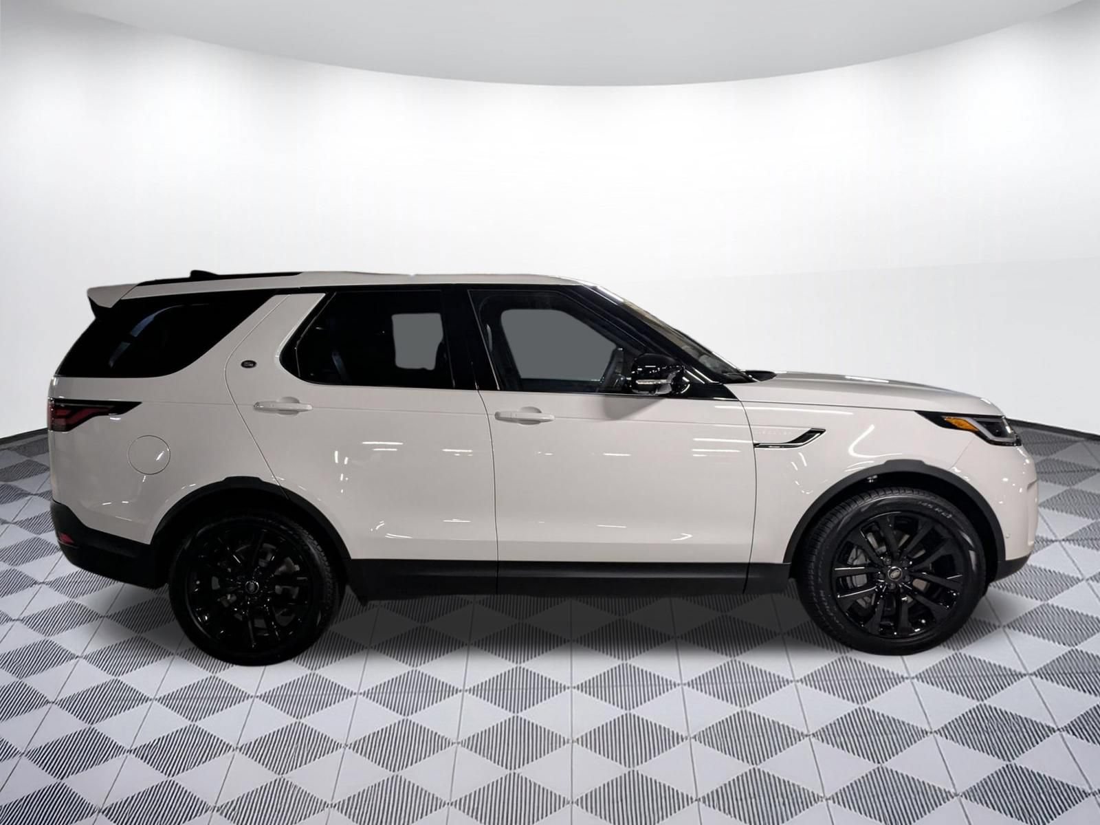 New 2026 Land Rover Discovery S AWD/4WD image 6
