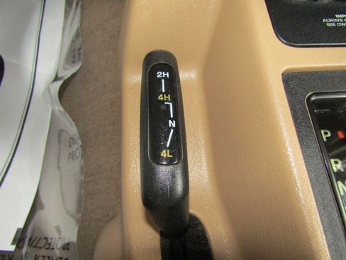 Used 2001 Jeep Wrangler Sahara image 21