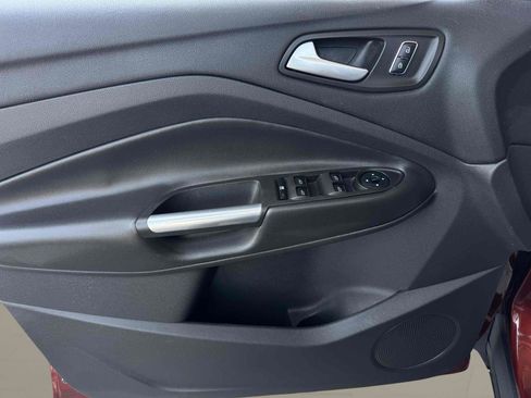 Used 2016 Ford Escape SE FWD image 9