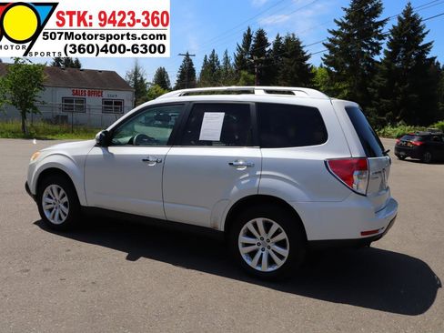Used 2011 Subaru Forester 2.5X Touring w/ Popular Equipment Group 4B AWD/4WD image 5