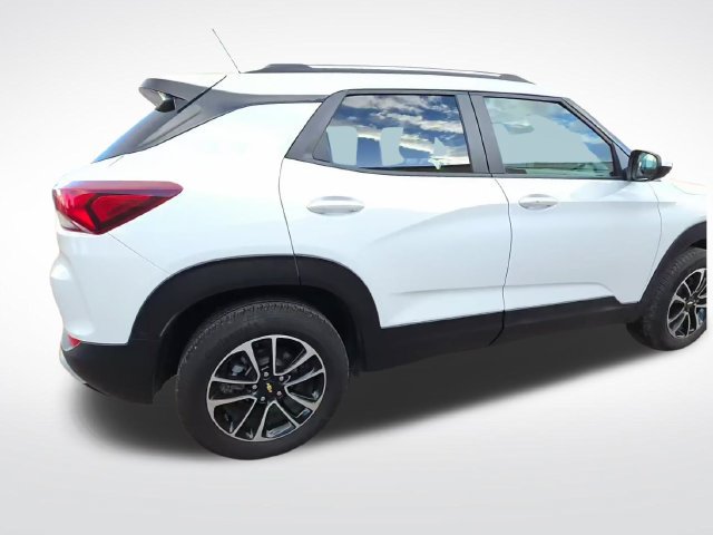 Used 2026 Chevrolet TrailBlazer LT AWD/4WD image 2
