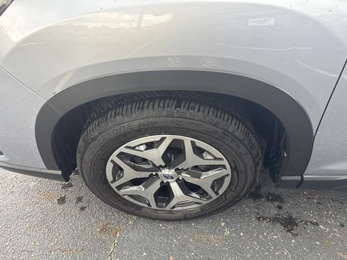 Certified 2023 Subaru Forester Premium AWD/4WD image 7