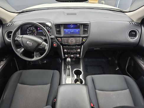 Used 2019 Nissan Pathfinder SV FWD image 18