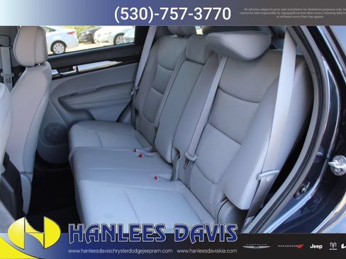 Used 2012 Kia Sorento LX w/ Convenience Pkg FWD image 14
