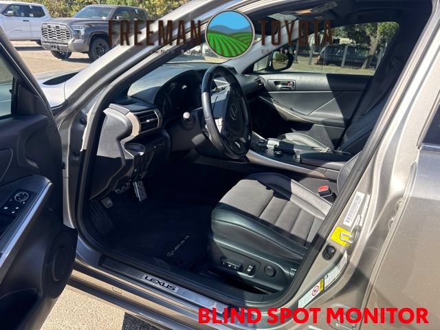 Used 2016 Lexus IS 200t w/ F Sport Package RWD image 7
