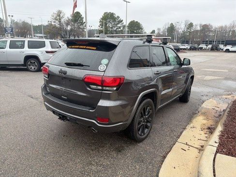Used 2019 Jeep Grand Cherokee Altitude image 6
