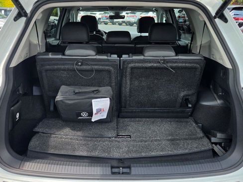 Certified 2022 Volkswagen Tiguan SE w/ Panoramic Sunroof Package FWD image 57