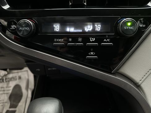 Used 2024 Toyota Camry SE image 30