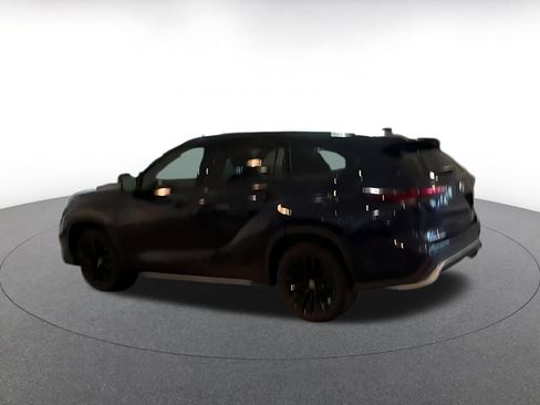 Used 2025 Toyota Highlander XSE AWD/4WD image 10
