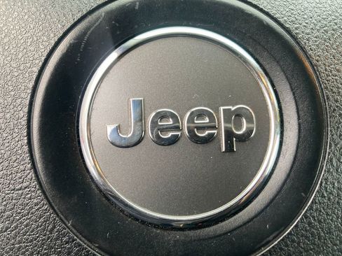 Used 2017 Jeep Cherokee Latitude image 31