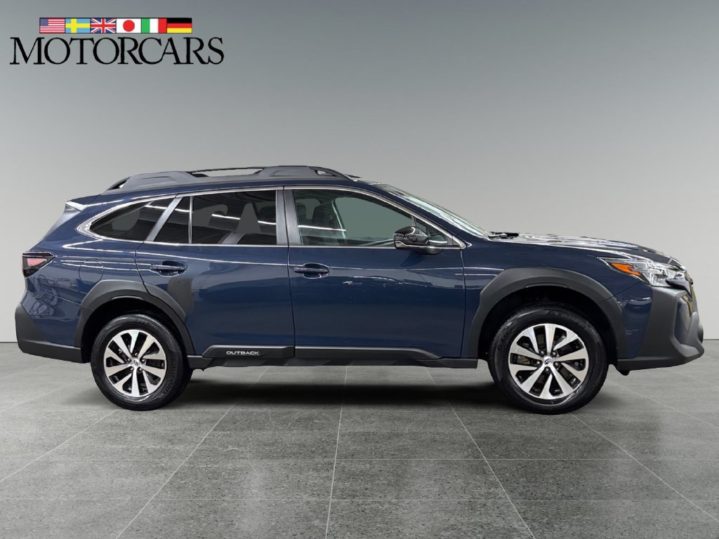 Used 2024 Subaru Outback Premium AWD/4WD image 2