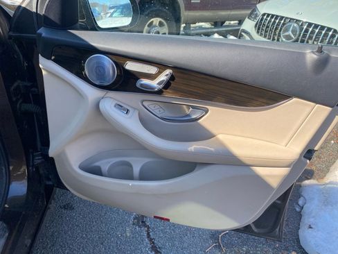 Used 2016 Mercedes-Benz GLC 300 4MATIC image 31