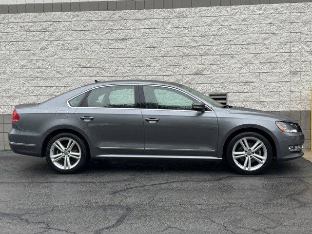 Used 2015 Volkswagen Passat TDI SEL Premium FWD image 17
