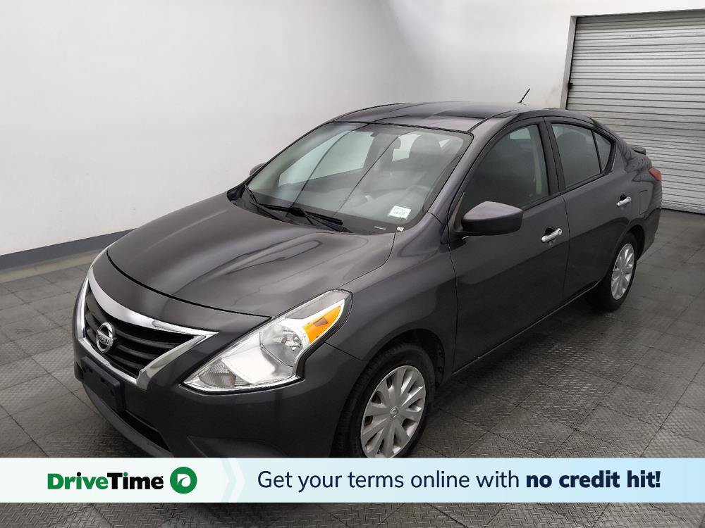 Used 2015 Nissan Versa SV FWD image 1