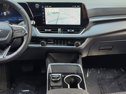 Used 2026 Chevrolet Equinox LT FWD image 19