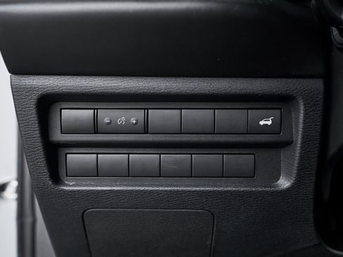 Used 2023 Mitsubishi Outlander SE image 28