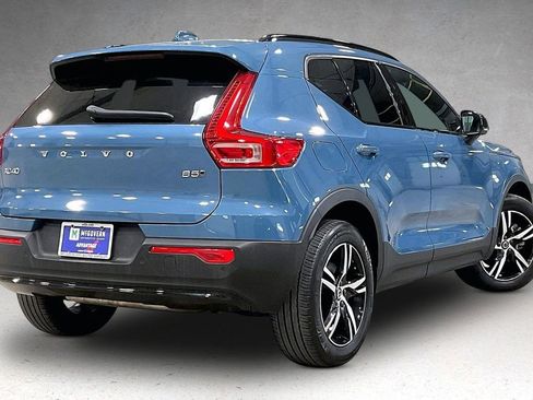 Certified 2023 Volvo XC40 B5 Plus w/ Climate Package AWD/4WD image 6