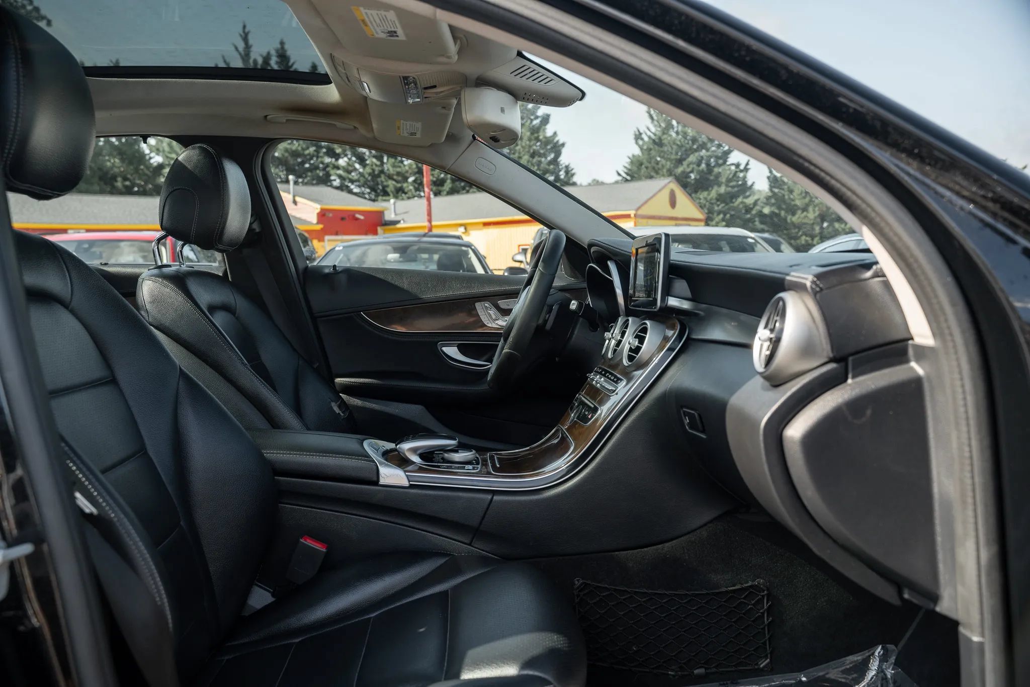 Used 2015 Mercedes-Benz C 300 4MATIC Sedan w/ Premium 1 Package image 11