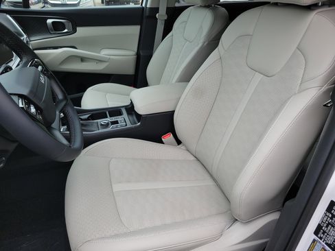 New 2026 Kia Sorento S FWD image 4