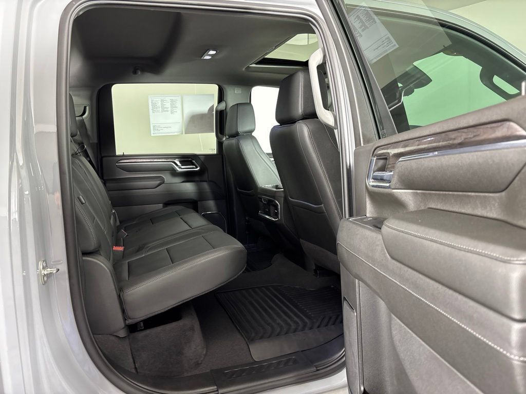 Used 2024 Chevrolet Silverado 2500 LTZ w/ LTZ Plus Package AWD/4WD image 10