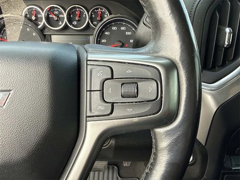 Used 2021 Chevrolet Silverado 1500 RST image 16