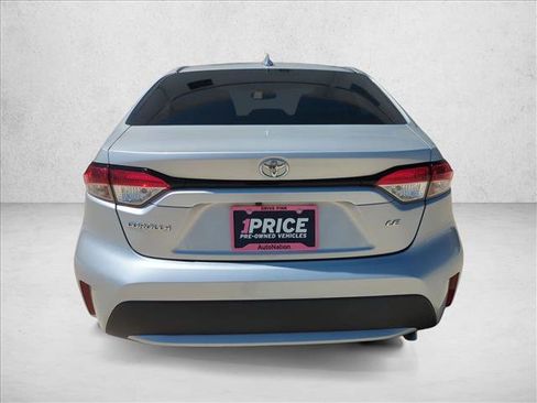 Used 2020 Toyota Corolla LE FWD image 7