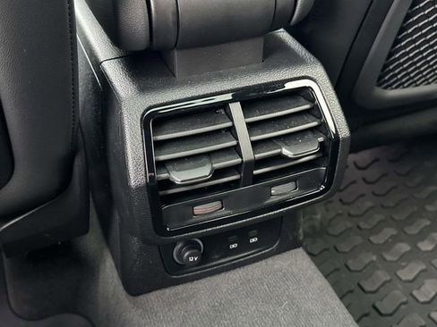 Certified 2025 Audi Q3 2.0T Premium w/ Convenience Package image 16