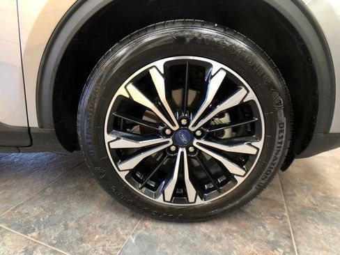 Certified 2021 Ford Escape SE w/ SE Sport Appearance Package image 9