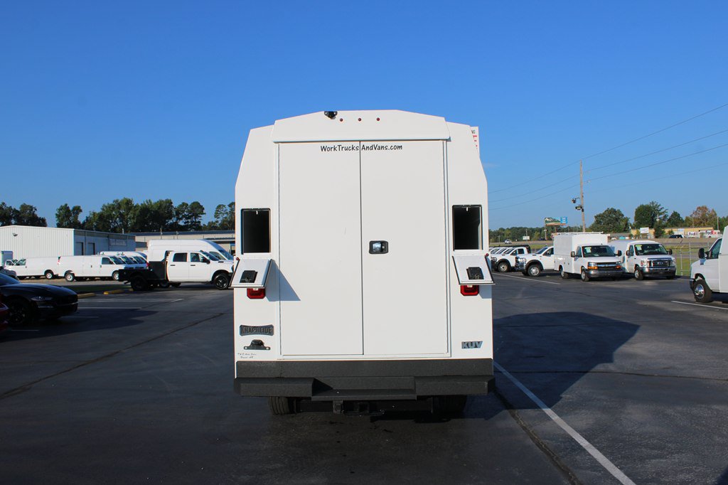 Used 2022 Chevrolet Express 3500 w/ Power Convenience Package RWD image 15