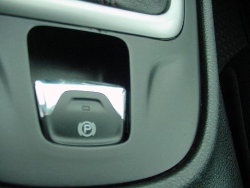 Used 2014 Jeep Cherokee Trailhawk w/ Comfort/Convenience Group image 30