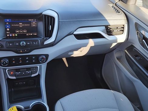 Used 2024 GMC Terrain SLE image 6