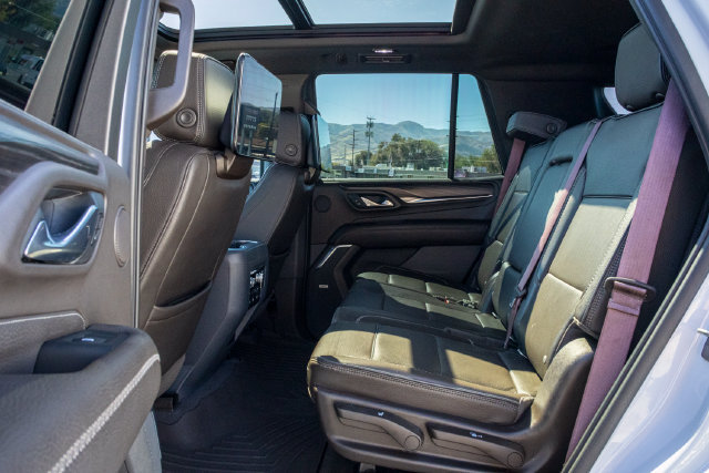 Used 2021 GMC Yukon Denali w/ Denali Ultimate Package AWD/4WD image 8