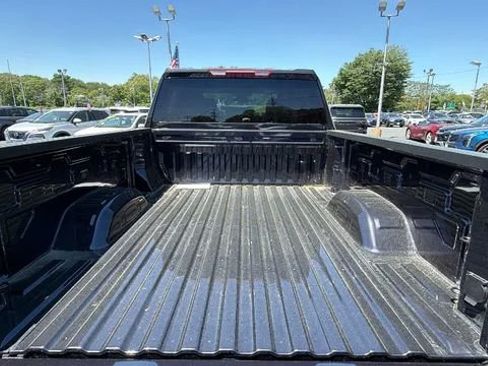 New 2026 GMC Sierra 2500 SLT w/ LPO, Black Badging Package AWD/4WD image 11